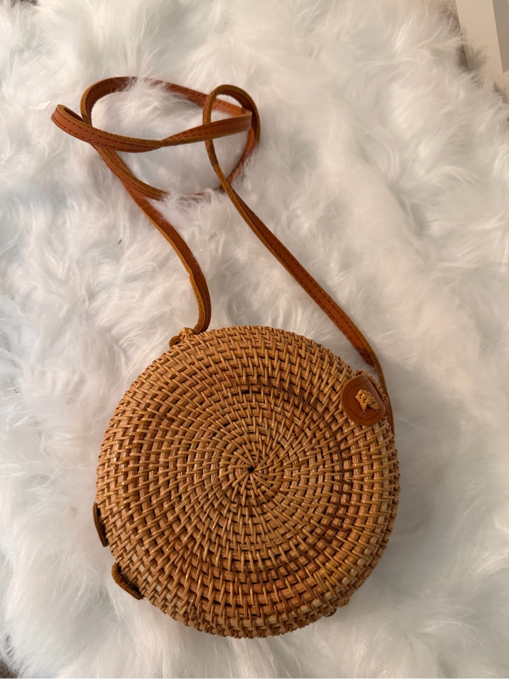 Round Woven Crossbody Bag in Tan